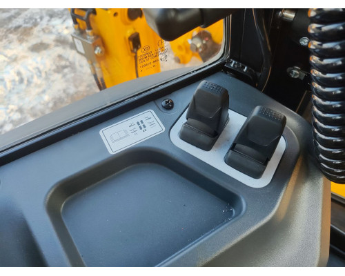 Экскаватор погрузчик LONKING CDM83С (мосты CARRARO)