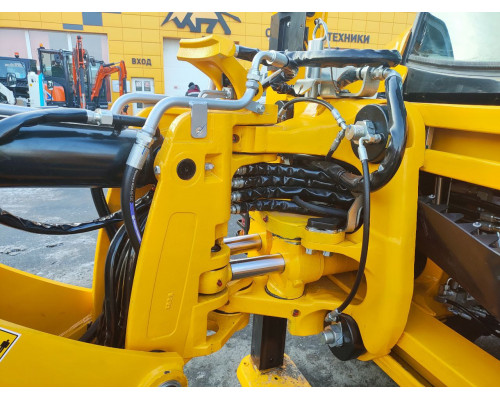 Экскаватор погрузчик LONKING CDM83С (мосты CARRARO)